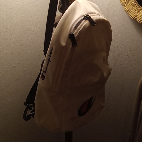 Backpack - Picture 4 of 8